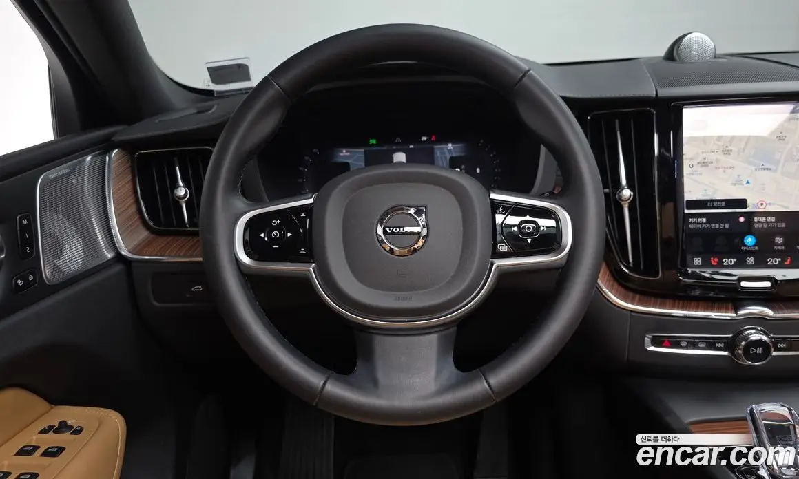 Volvo XC60 2025 2.0 автомат (гидро), фото 17