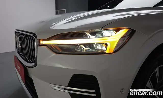 Volvo XC60 2025 2.0 автомат (гидро), миниатюра 7