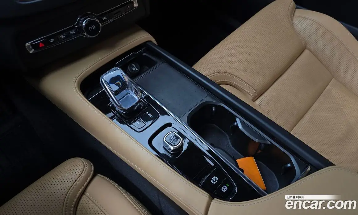 Volvo XC90 2022 2.0 автомат (гидро), фото 12