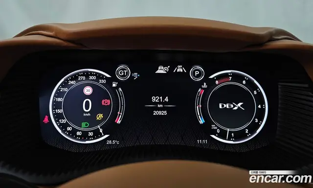 Aston Martin DBX 2023 4.0 автомат (гидро), миниатюра 11