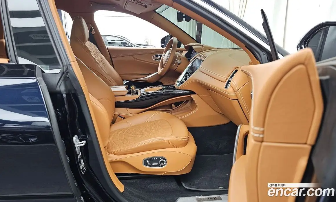 Aston Martin DBX 2023 4.0 автомат (гидро), фото 17