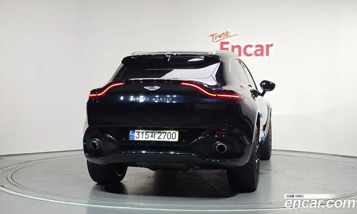 Aston Martin DBX 2023 4.0 автомат (гидро), фото 4