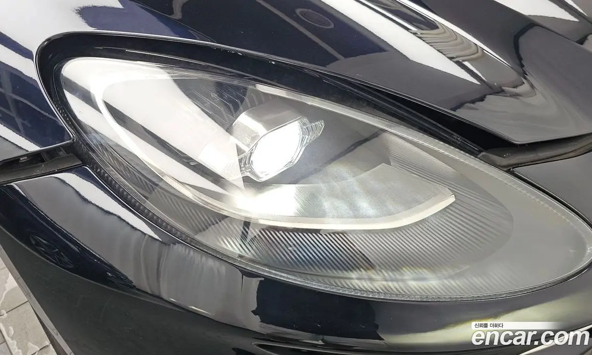 Aston Martin DBX 2023 4.0 автомат (гидро), фото 8