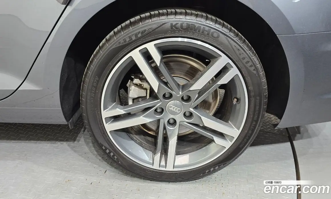 Audi A4 2019 2.0 автомат (гидро), фото 7 Audi A4 2019 2.0 автомат (гидро), фото 7