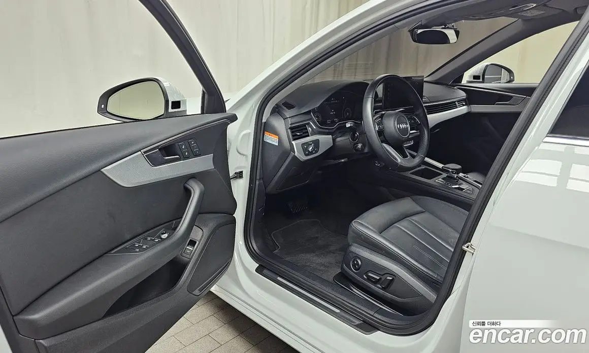 Audi A4 2022 2.0 автомат (гидро), фото 13