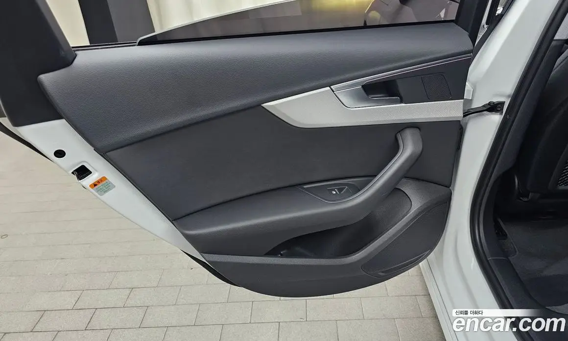 Audi A4 2022 2.0 автомат (гидро), фото 15
