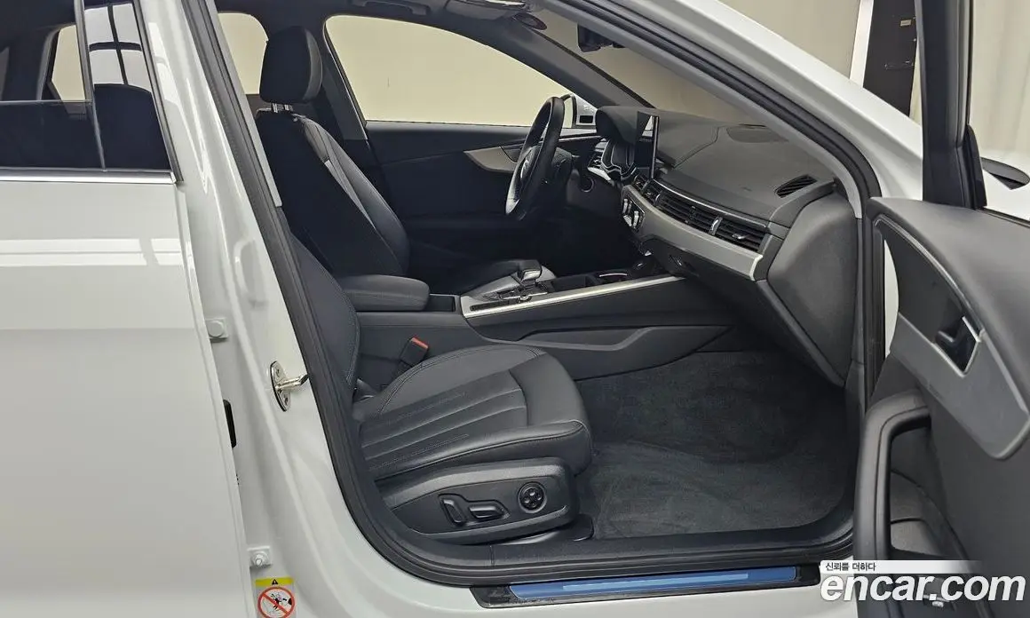 Audi A4 2022 2.0 автомат (гидро), фото 16