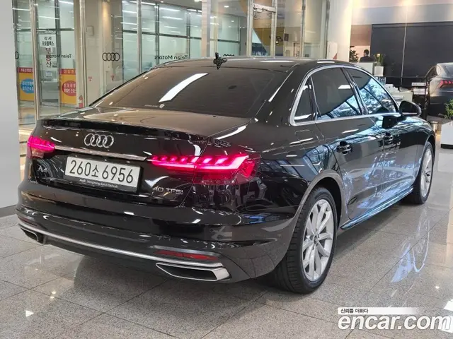 Audi A4 2023 2.0 автомат (гидро), миниатюра 2
