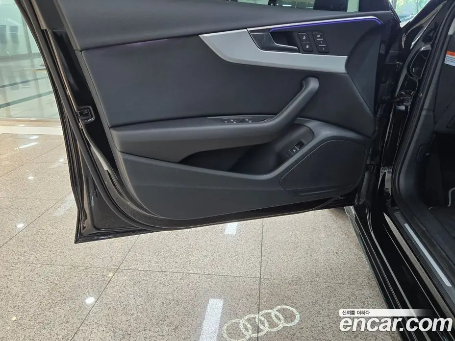 Audi A4 2023 2.0 автомат (гидро), фото 18