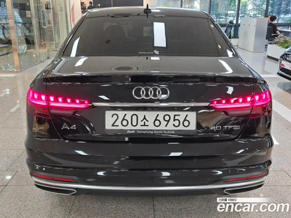 Audi A4 2023 2.0 автомат (гидро), фото 4