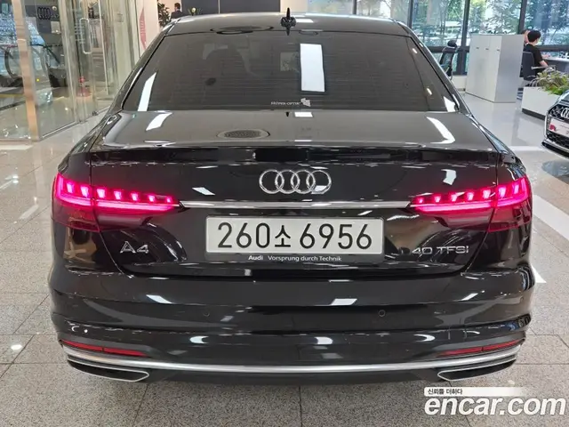 Audi A4 2023 2.0 автомат (гидро), миниатюра 4