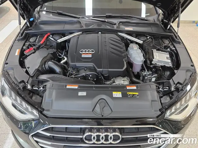 Audi A4 2023 2.0 автомат (гидро), миниатюра 6