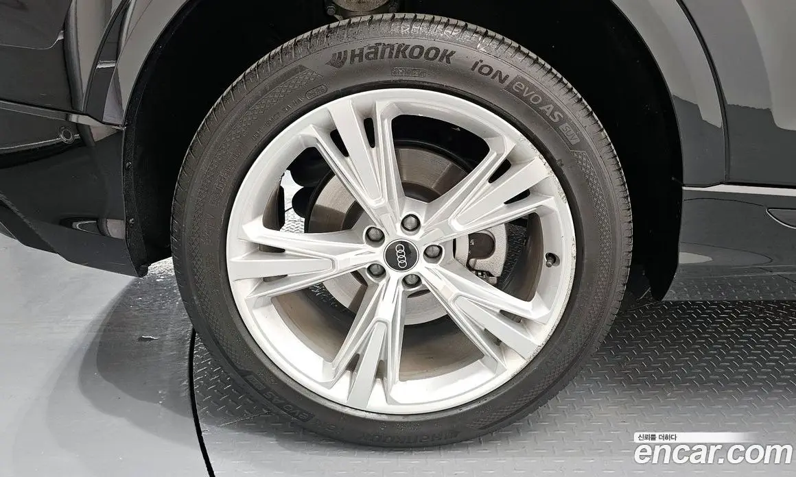 Audi Q8 2023 3.0 автомат (гидро), фото 5 Audi Q8 2023 3.0 автомат (гидро), фото 5