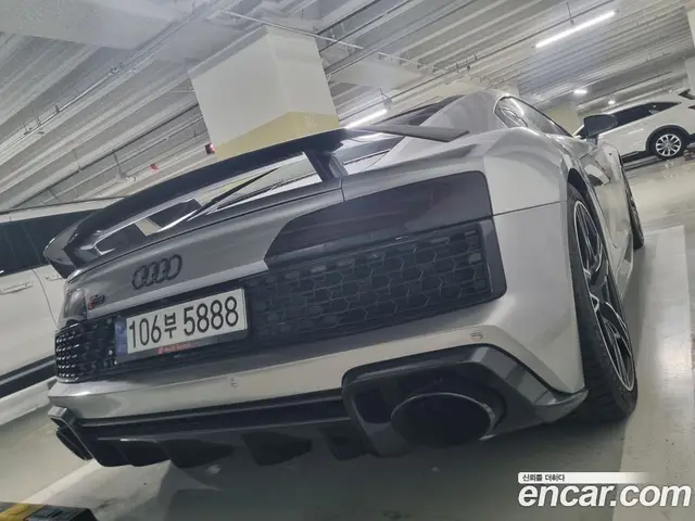 Audi R8 2017 5.2 автомат (гидро), миниатюра 2