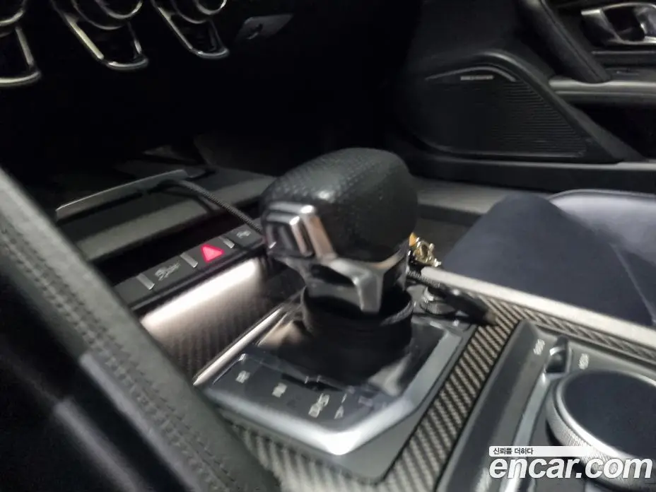 Audi R8 2017 5.2 автомат (гидро), фото 17