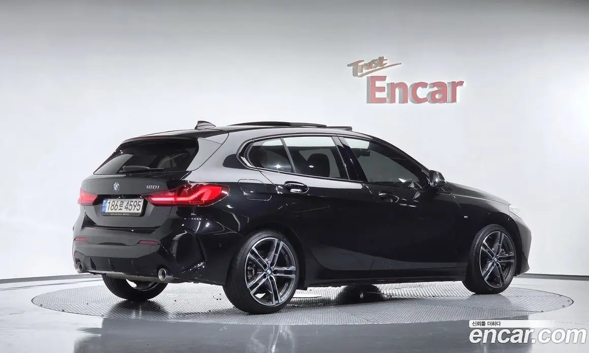 BMW 1 серия 2021 2.0 автомат (гидро), фото 1 BMW 1 серия 2021 2.0 автомат (гидро), фото 1