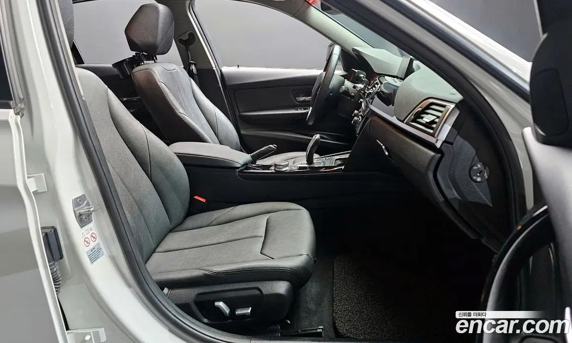 BMW 3 серия 2018 2.0 автомат (гидро), фото 17 BMW 3 серия 2018 2.0 автомат (гидро), фото 17