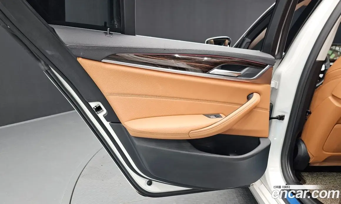 BMW 5 серия 2021 2.0 автомат (гидро), фото 15