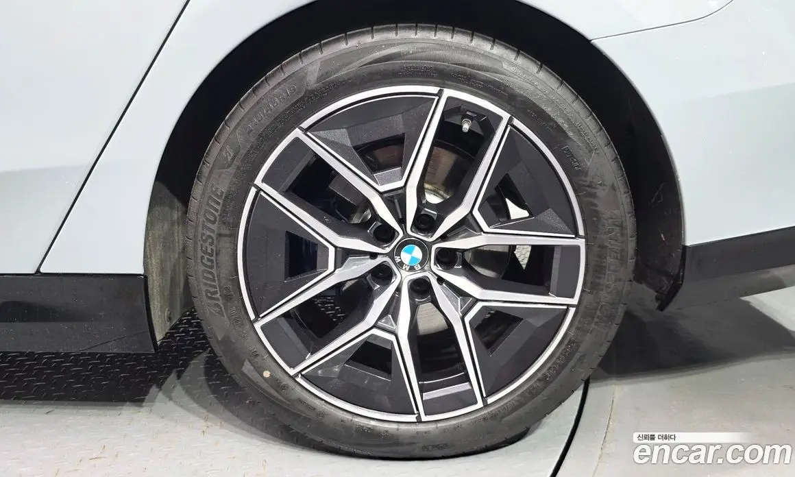 BMW 5 серия 2024 2.0 автомат (гидро), фото 7