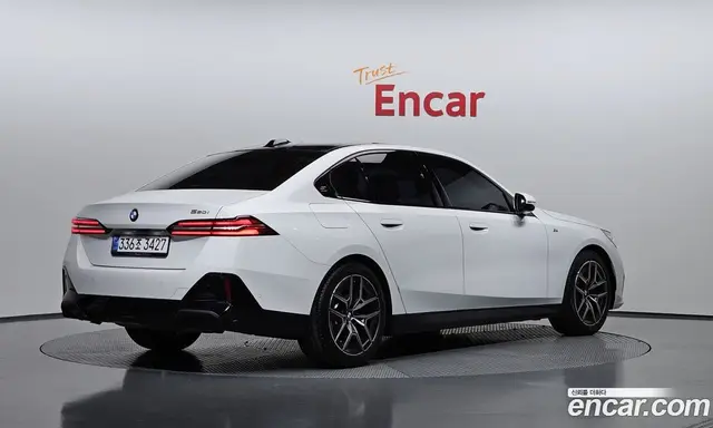 BMW 5 серия 2025 2.0 автомат (гидро), миниатюра 2