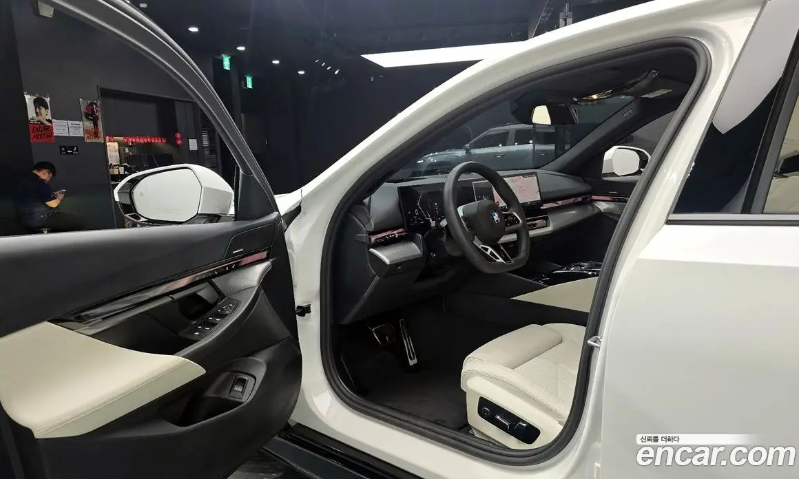 BMW 5 серия 2025 2.0 автомат (гидро), фото 13