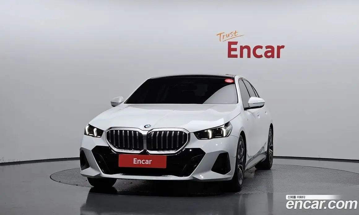 BMW 5 серия 2025 2.0 автомат (гидро), фото 3