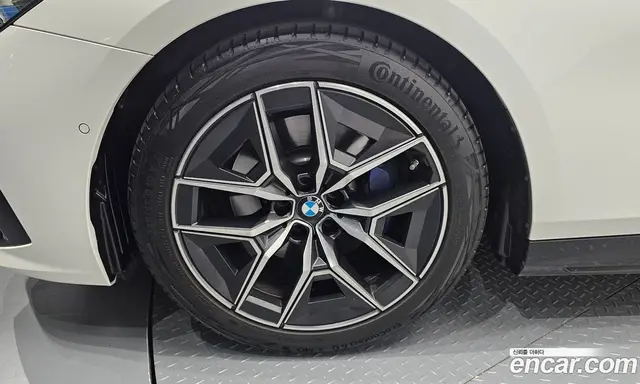 BMW 5 серия 2025 2.0 автомат (гидро), миниатюра 5