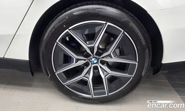BMW 5 серия 2025 2.0 автомат (гидро), миниатюра 7 BMW 5 серия 2025 2.0 автомат (гидро), миниатюра 7