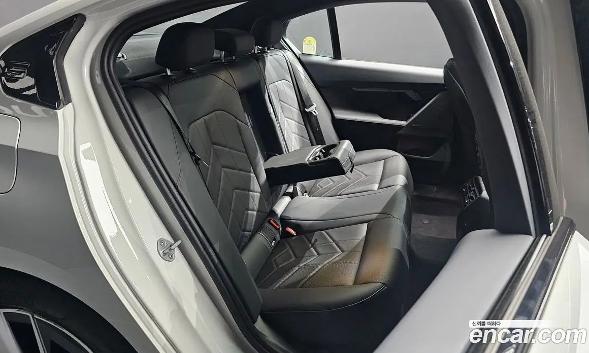 BMW 5 серия 2025 2.0 автомат (гидро), фото 17 BMW 5 серия 2025 2.0 автомат (гидро), фото 17