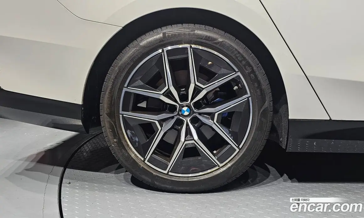 BMW 5 серия 2025 2.0 автомат (гидро), фото 5 BMW 5 серия 2025 2.0 автомат (гидро), фото 5