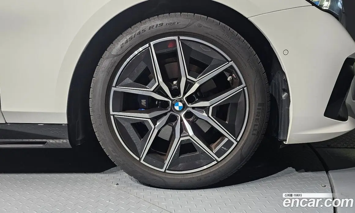 BMW 5 серия 2025 2.0 автомат (гидро), фото 7 BMW 5 серия 2025 2.0 автомат (гидро), фото 7