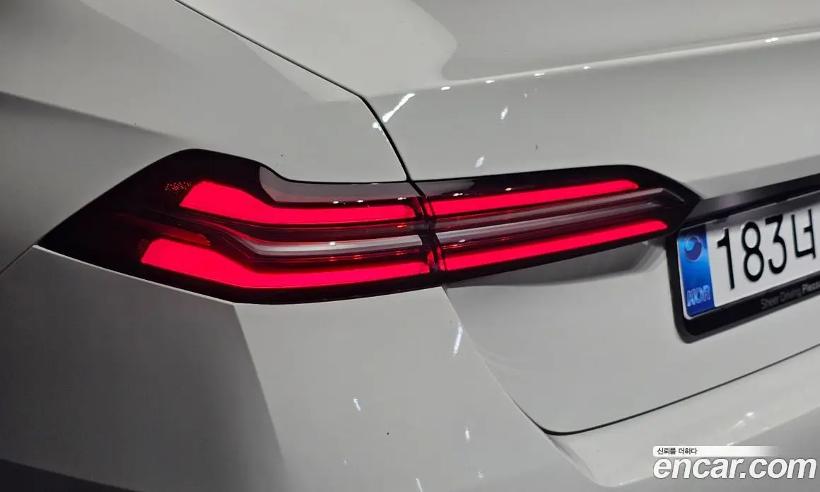BMW 5 серия 2025 2.0 автомат (гидро), фото 9 BMW 5 серия 2025 2.0 автомат (гидро), фото 9