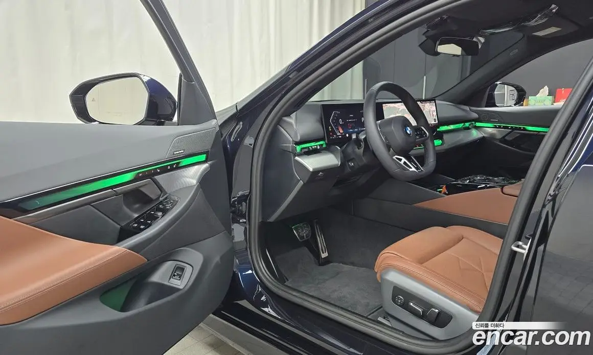 BMW 5 серия 2025 2.0 автомат (гидро), фото 12