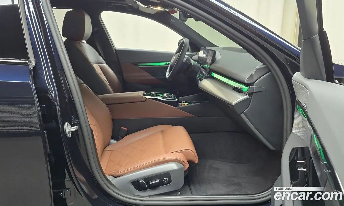 BMW 5 серия 2025 2.0 автомат (гидро), фото 15