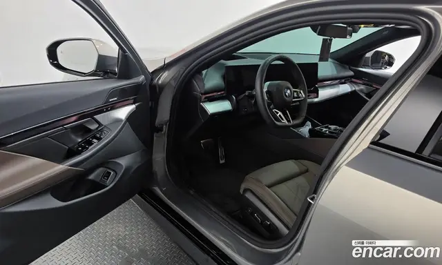 BMW 5 серия 2025 2.0 автомат (гидро), миниатюра 12