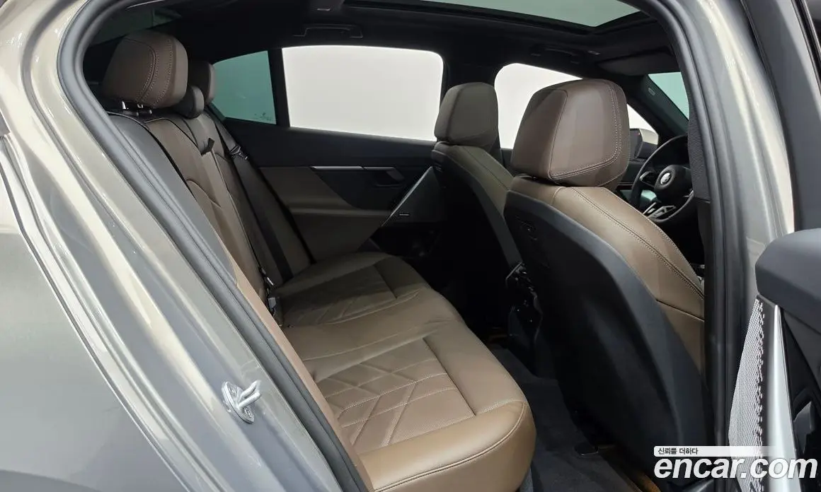 BMW 5 серия 2025 2.0 автомат (гидро), фото 16 BMW 5 серия 2025 2.0 автомат (гидро), фото 16