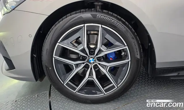 BMW 5 серия 2025 2.0 автомат (гидро), миниатюра 4 BMW 5 серия 2025 2.0 автомат (гидро), миниатюра 4