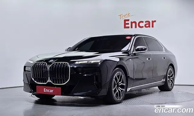 BMW 7 серия, 2025, 10 841 км