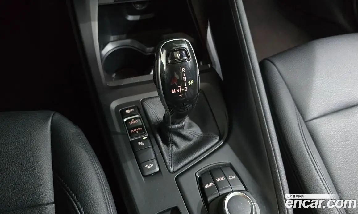 BMW X1 2018 2.0 автомат (гидро), фото 12