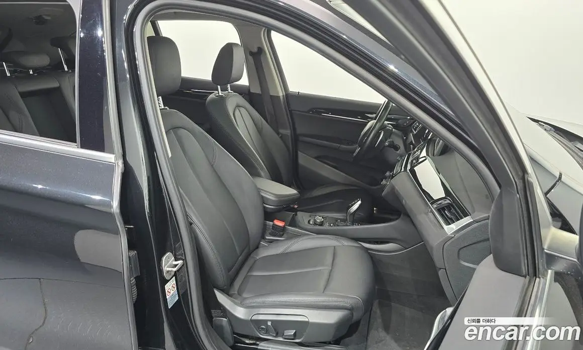 BMW X1 2018 2.0 автомат (гидро), фото 16