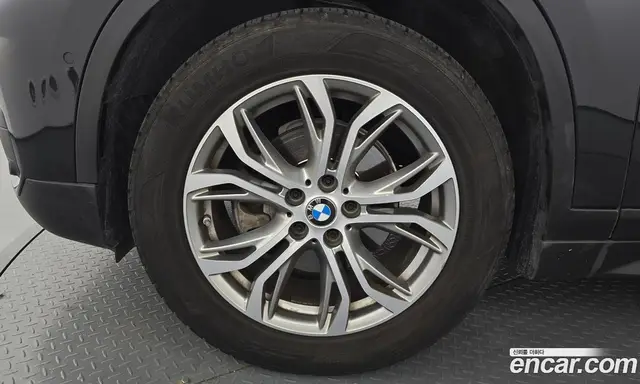 BMW X1 2018 2.0 автомат (гидро), миниатюра 5