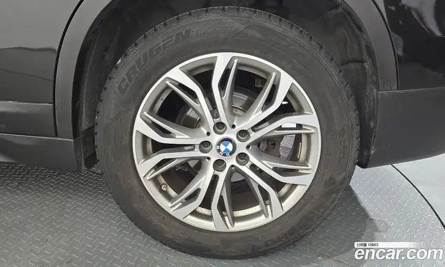 BMW X1 2018 2.0 автомат (гидро), миниатюра 7