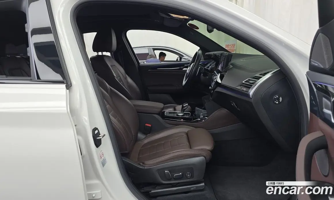 BMW X4 2024 3.0 автомат (гидро), фото 16