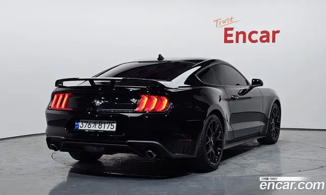 Ford Mustang 2023 2.3 автомат (гидро), миниатюра 2