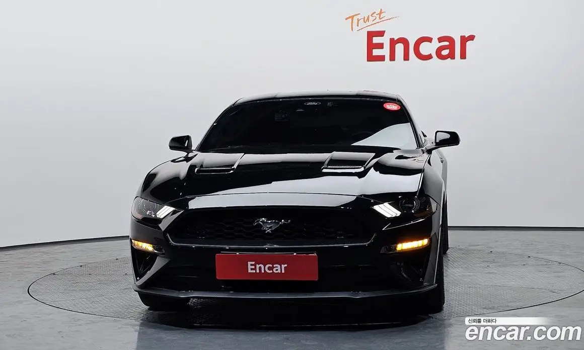 Ford Mustang 2023 2.3 автомат (гидро), фото 3