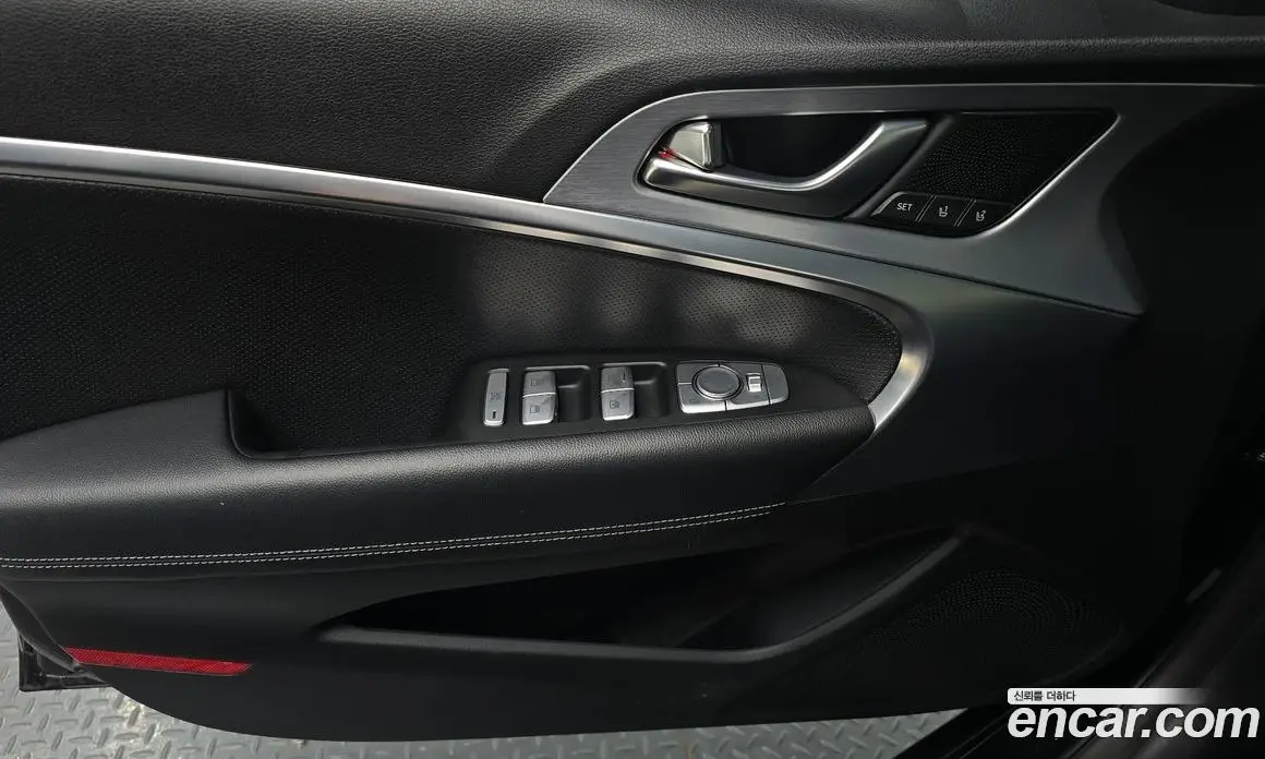 Genesis G70 2019 2.2 автомат (гидро), фото 14 Genesis G70 2019 2.2 автомат (гидро), фото 14