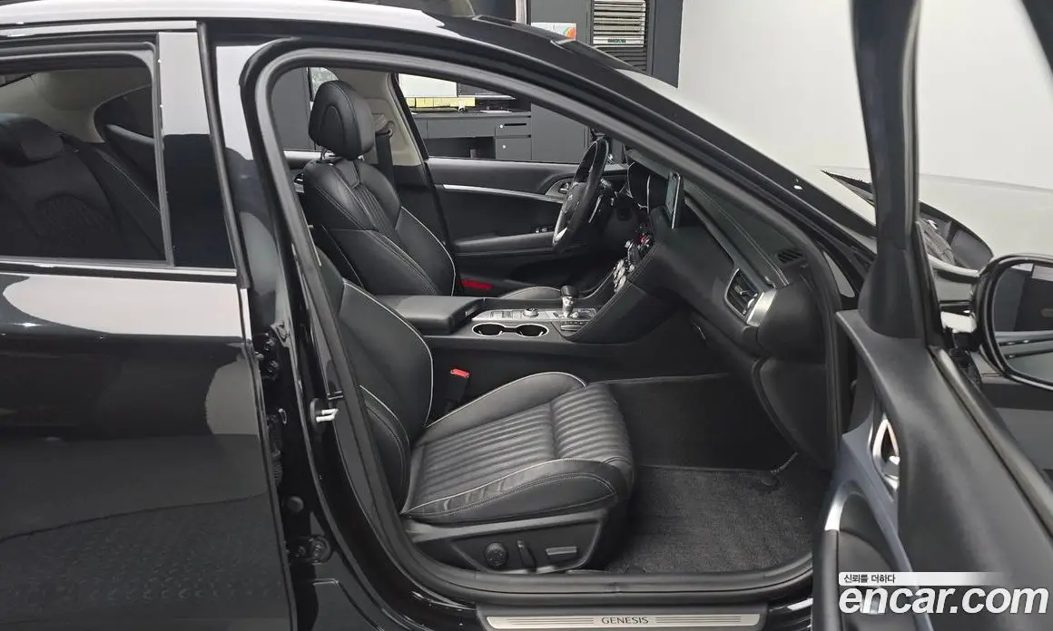 Genesis G70 2019 2.2 автомат (гидро), фото 16 Genesis G70 2019 2.2 автомат (гидро), фото 16