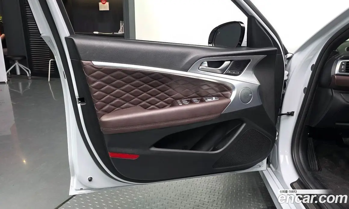 Genesis G70 2021 3.3 автомат (гидро), фото 14 Genesis G70 2021 3.3 автомат (гидро), фото 14