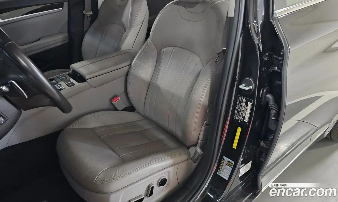 Genesis G80 2018 3.8 автомат (гидро), фото 16 Genesis G80 2018 3.8 автомат (гидро), фото 16