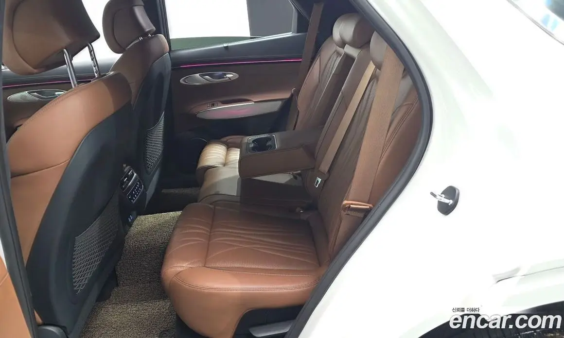 Genesis GV70 2024 2.5 автомат (гидро), фото 18 Genesis GV70 2024 2.5 автомат (гидро), фото 18